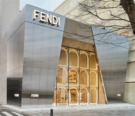 shops at crystals fendi.